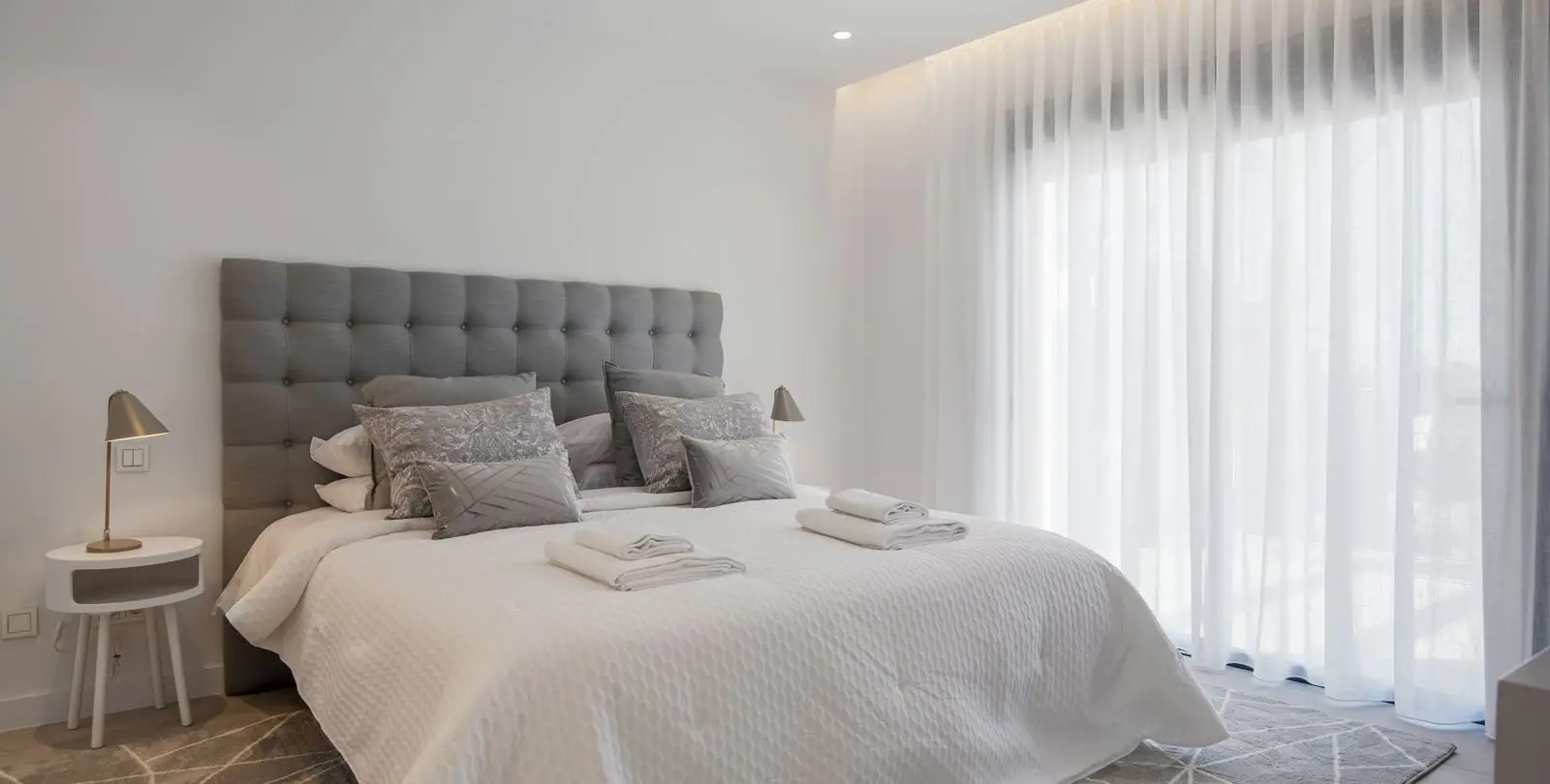 Sale of detached villa in Los Flamingos 54