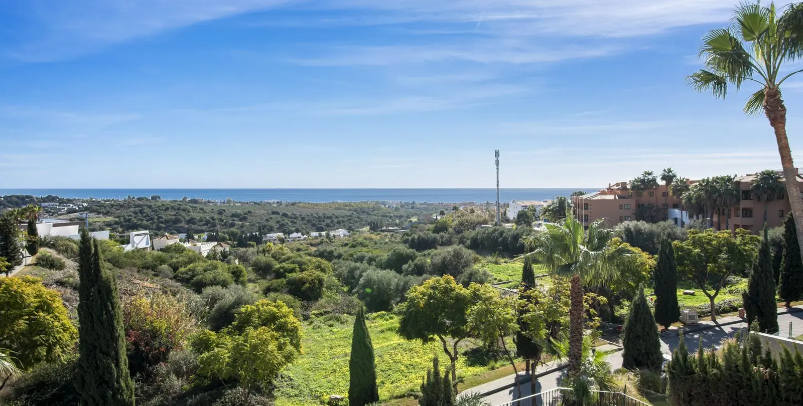 Sale of detached villa in Los Flamingos 67