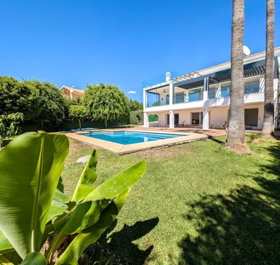 Detached villa R5188930