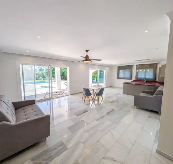 Detached villa R5188930