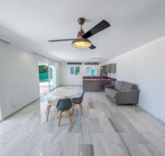 Detached villa R5188930