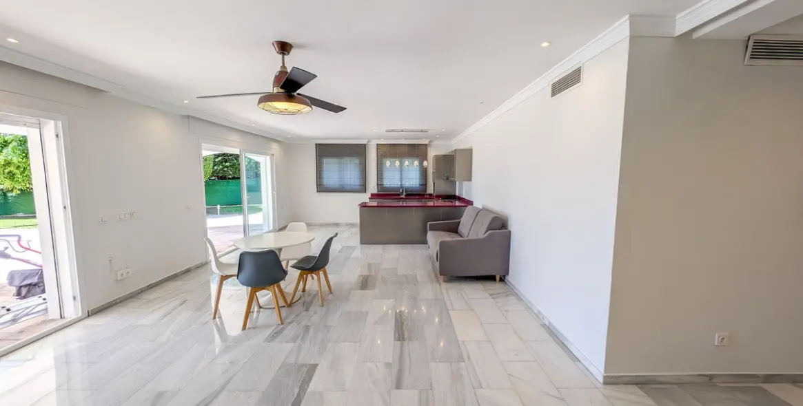 Sale of detached villa in Nueva Andalucía (district Nueva Andalucía) 7