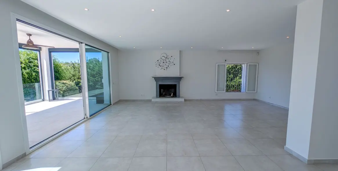 Sale of detached villa in Nueva Andalucía 26