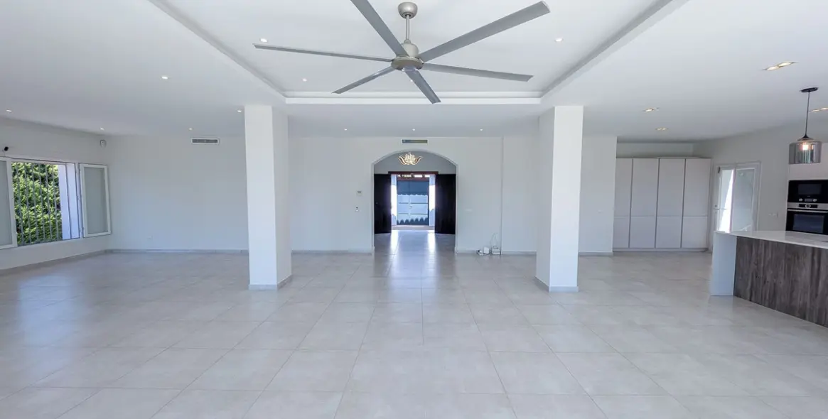 Sale of detached villa in Nueva Andalucía 27