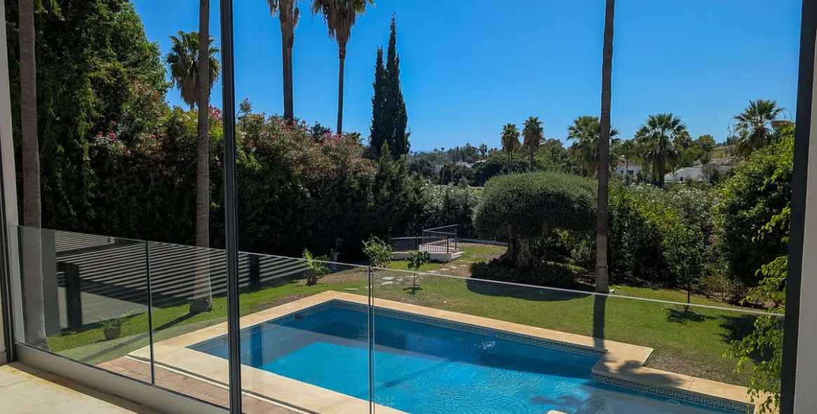 Sale of detached villa in Nueva Andalucía 31