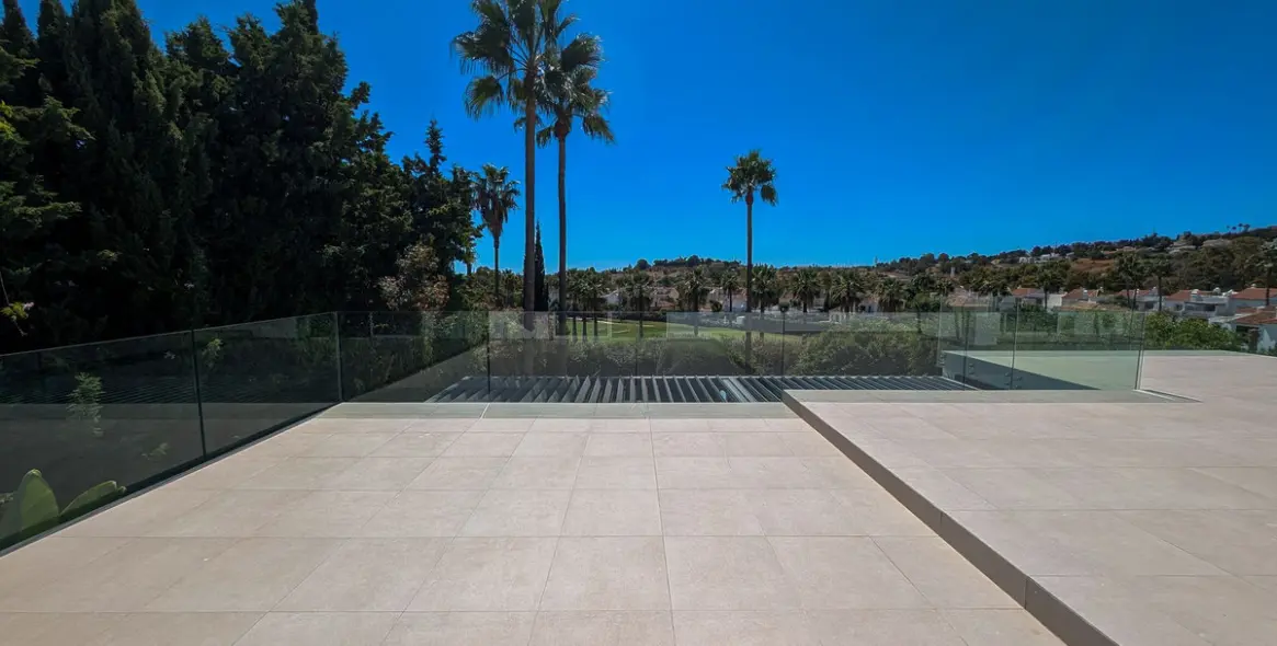 Sale of detached villa in Nueva Andalucía 39