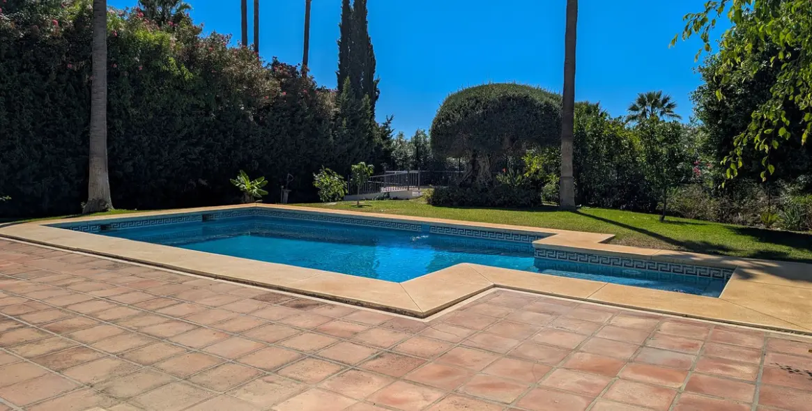 Sale of detached villa in Nueva Andalucía 51