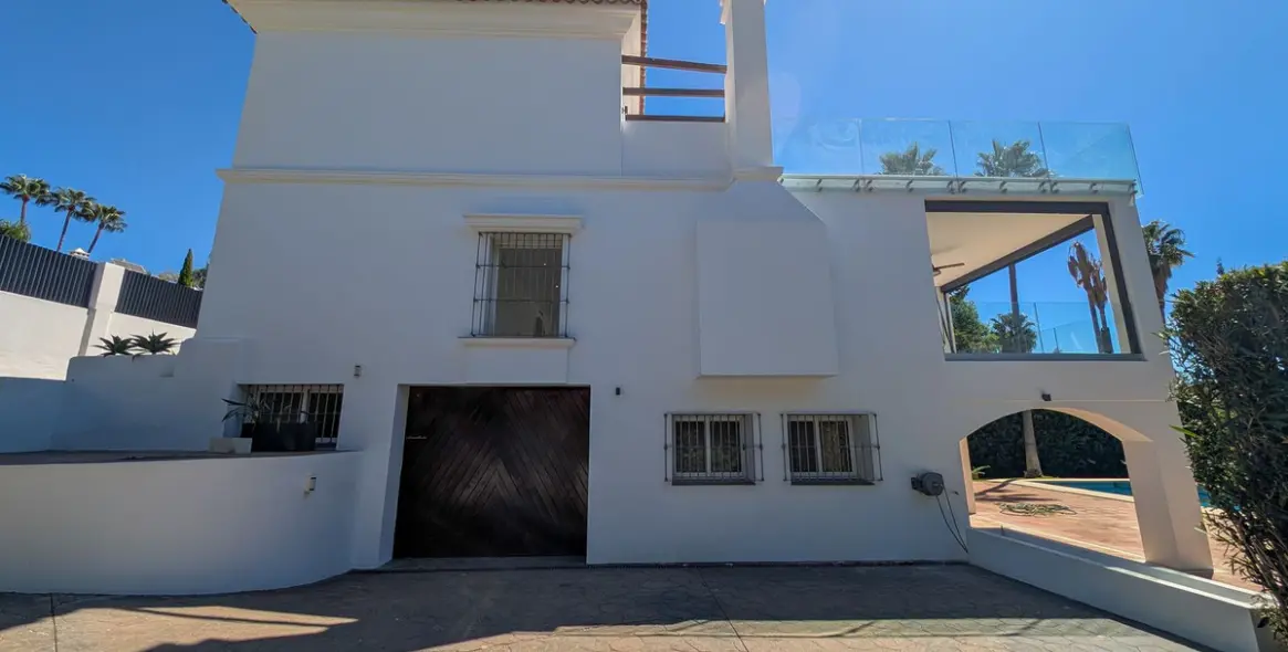 Sale of detached villa in Nueva Andalucía 56