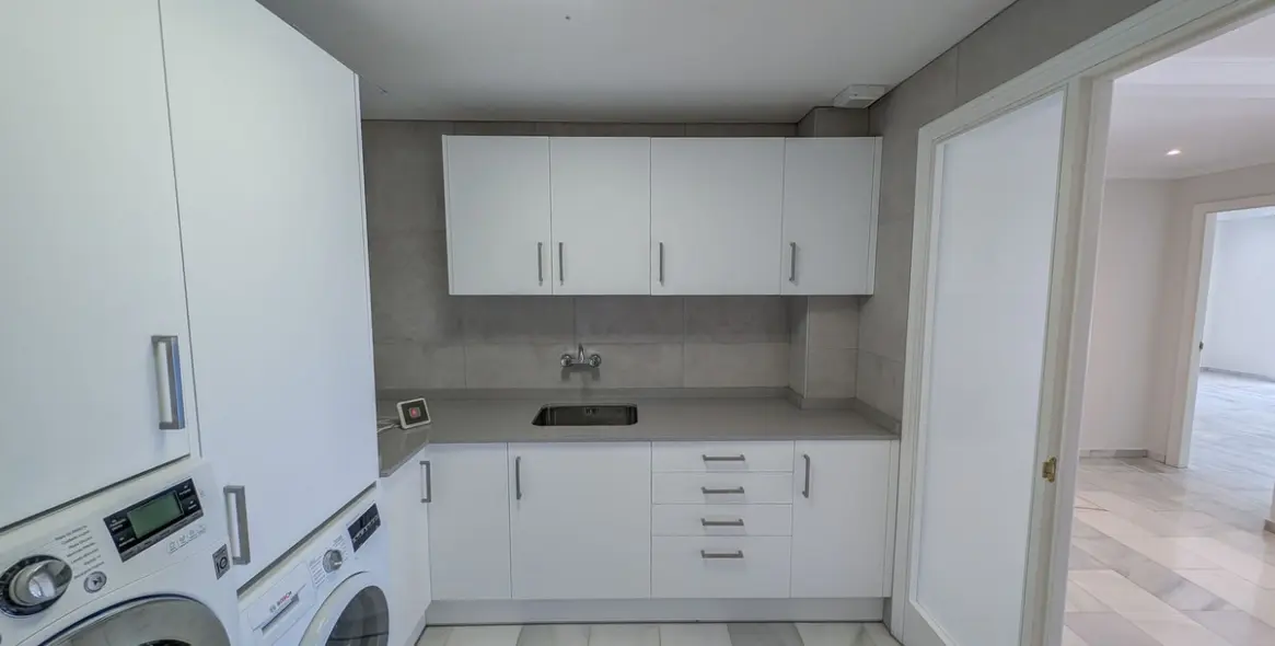 Venta de villa independiente en Nueva Andalucía 16