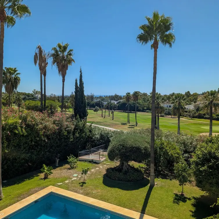 Sale of detached villa in Nueva Andalucía