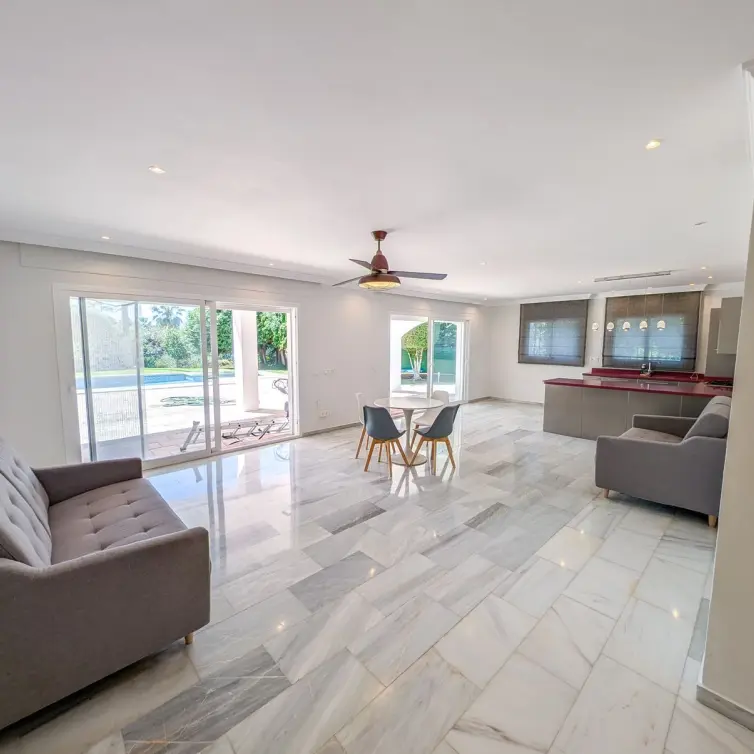 Sale of detached villa in Nueva Andalucía