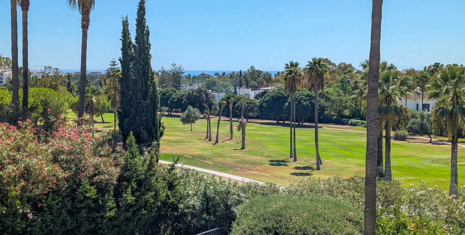 Sale of detached villa in Nueva Andalucía 42