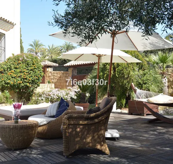 Detached villa R2607917