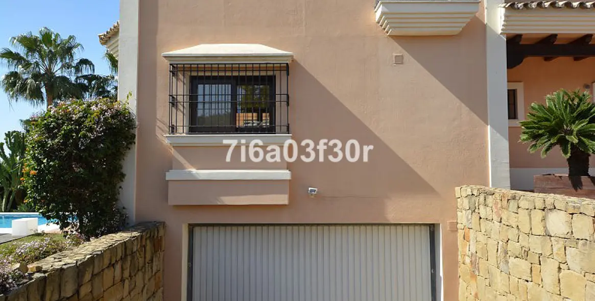 Продажа  отдельно стоящей виллы в Nueva Andalucía 12