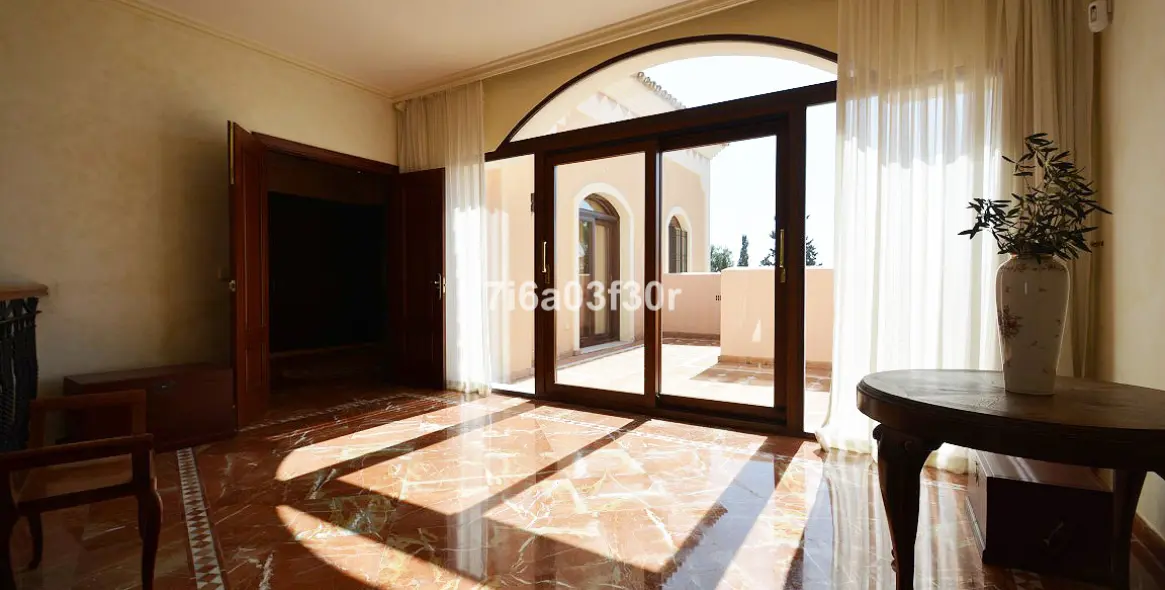 Краткосрочная аренда  отдельно стоящей виллы в Nueva Andalucía 27