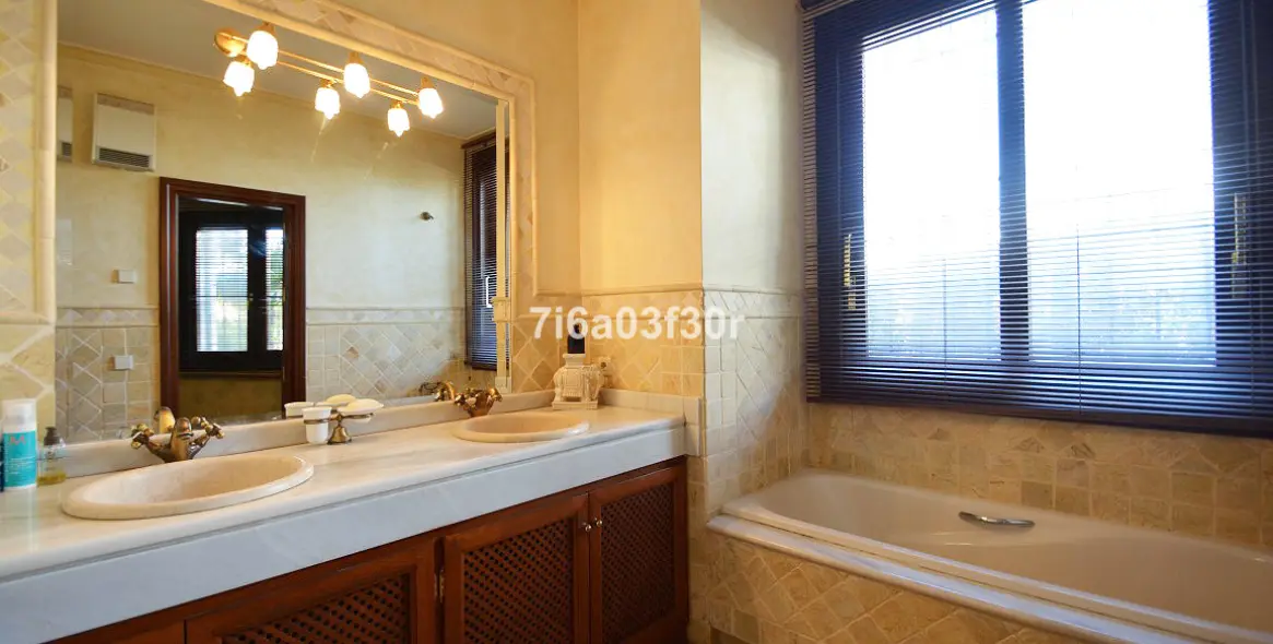 Краткосрочная аренда  отдельно стоящей виллы в Nueva Andalucía 37