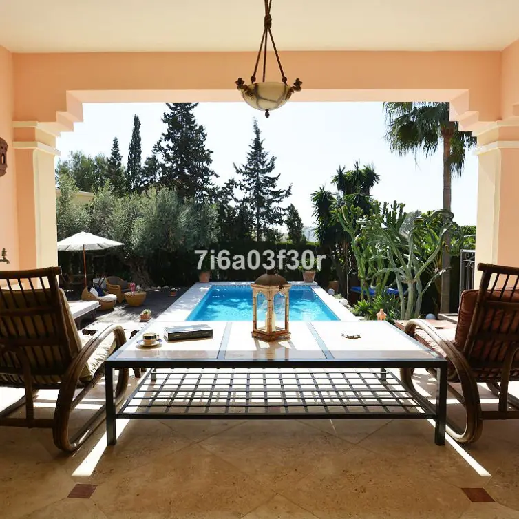 Short-term rent of detached villa in Nueva Andalucía