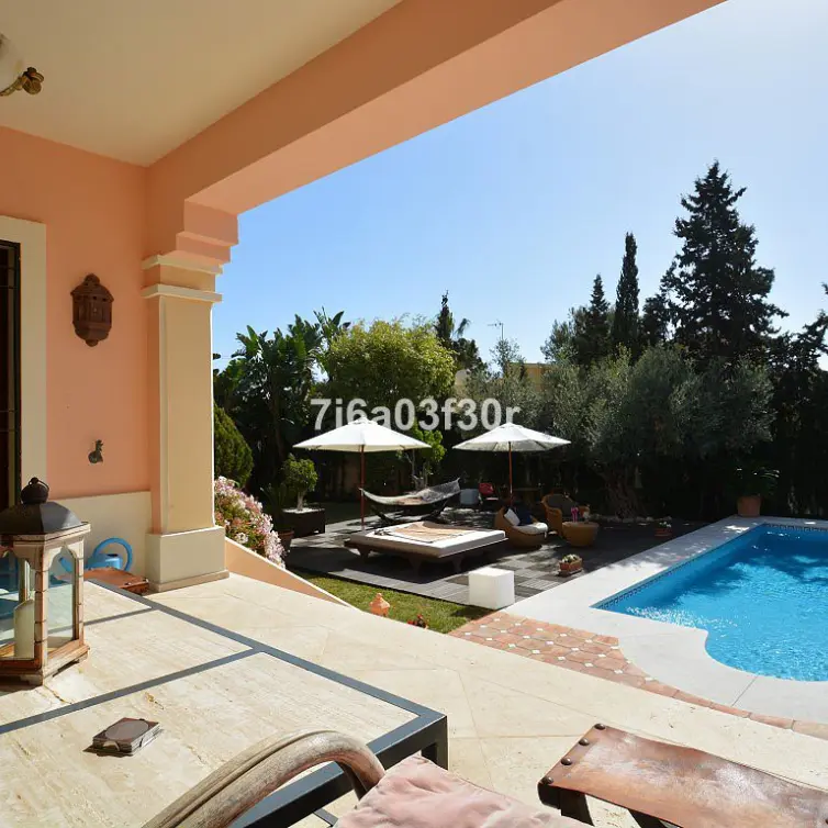 Short-term rent of detached villa in Nueva Andalucía