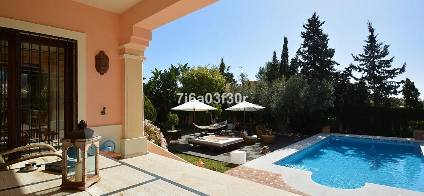 Short-term rent of detached villa in Nueva Andalucía 2