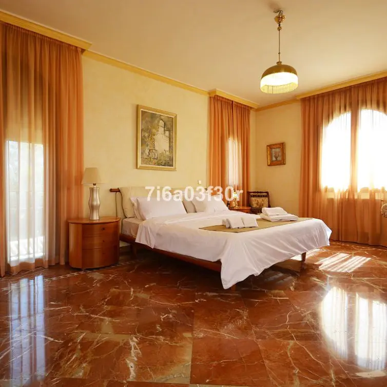 Short-term rent of detached villa in Nueva Andalucía