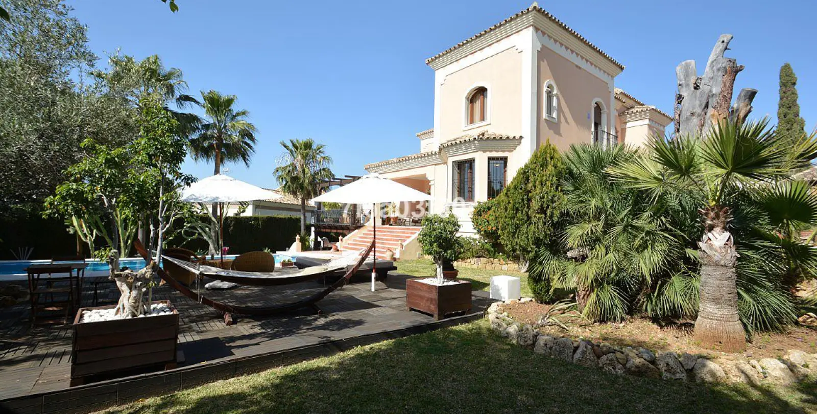 Short-term rent of detached villa in Nueva Andalucía 10