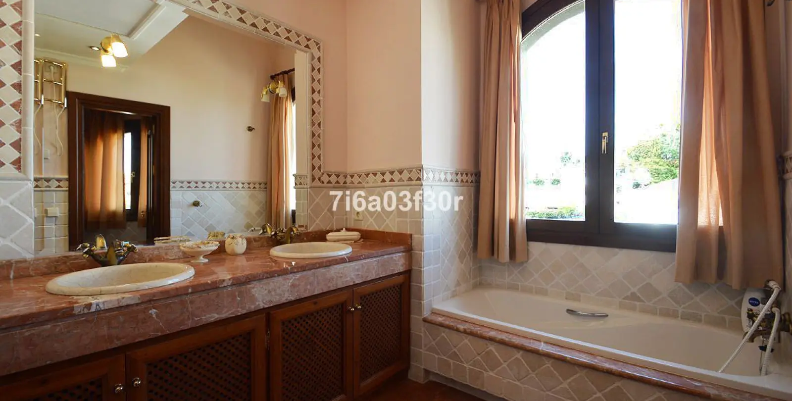 Short-term rent of detached villa in Nueva Andalucía 35