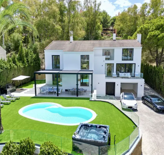 Detached villa R4378681