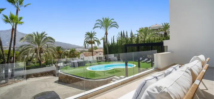 Detached villa R4378681 2