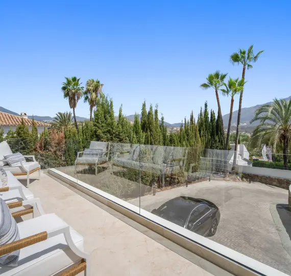 Detached villa R4378681