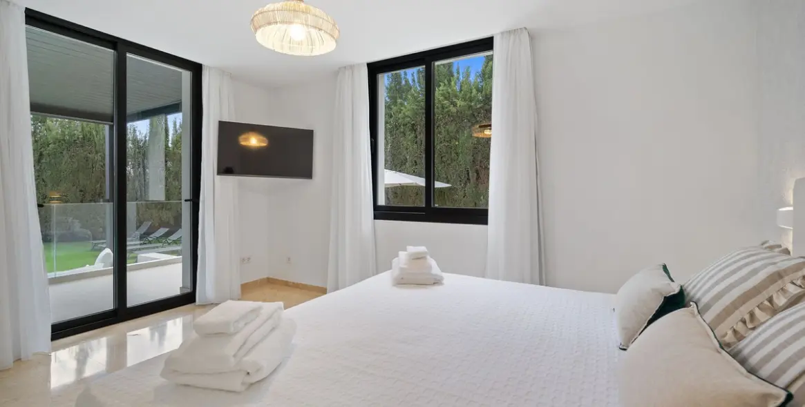 Продажа  отдельно стоящей виллы в Nueva Andalucía 11