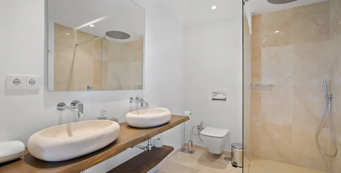 Продажа  отдельно стоящей виллы в Nueva Andalucía 13