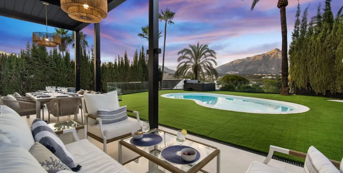 Venta de villa independiente en Nueva Andalucía 22