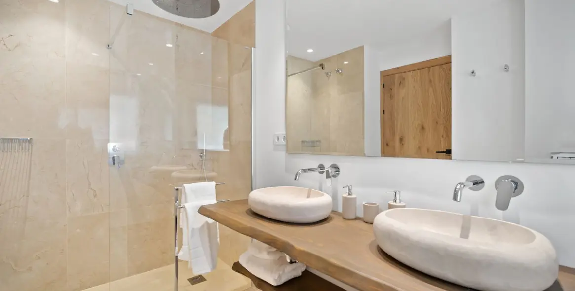 Venta de villa independiente en Nueva Andalucía 23