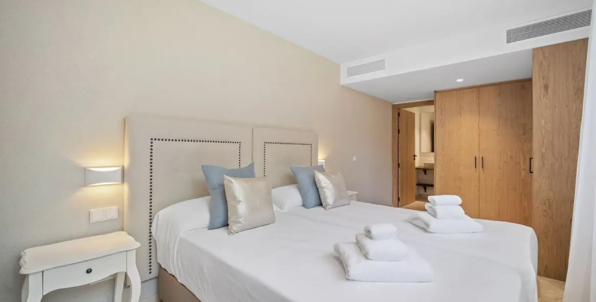 Venta de villa independiente en Nueva Andalucía 26