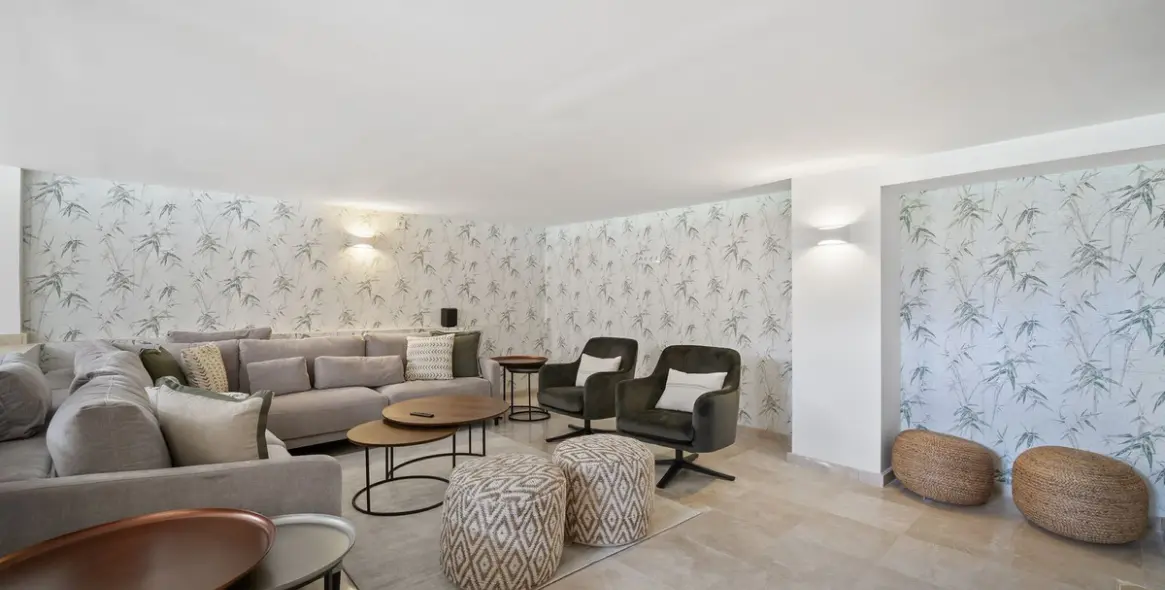 Venta de villa independiente en Nueva Andalucía 28