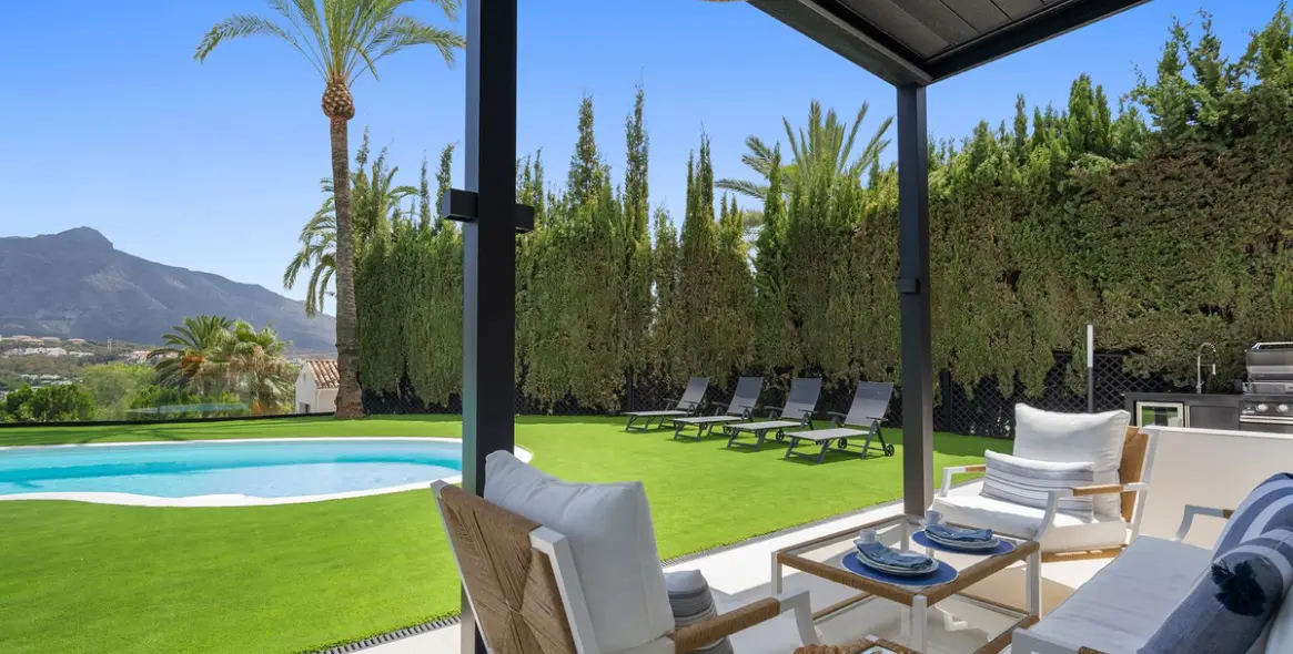 Venta de villa independiente en Nueva Andalucía 32