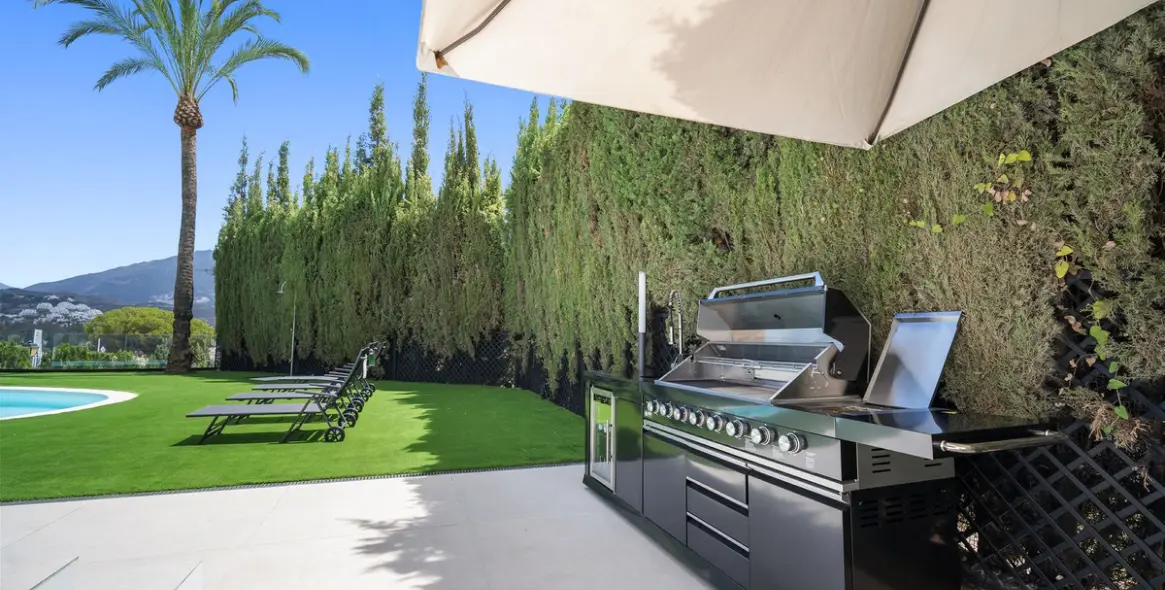 Venta de villa independiente en Nueva Andalucía 33