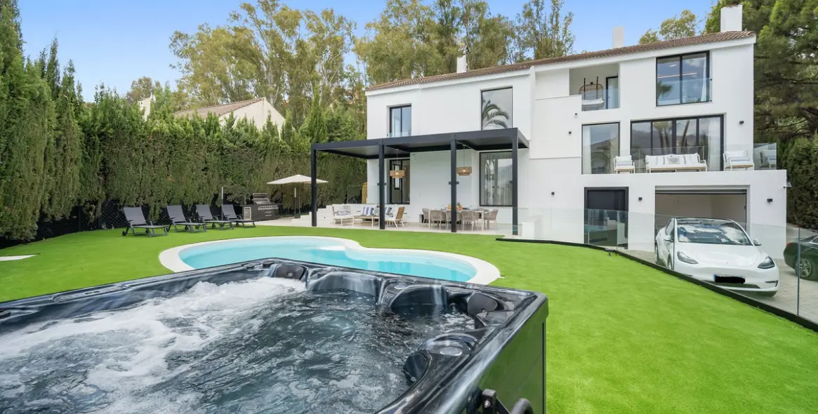 Venta de villa independiente en Nueva Andalucía 36