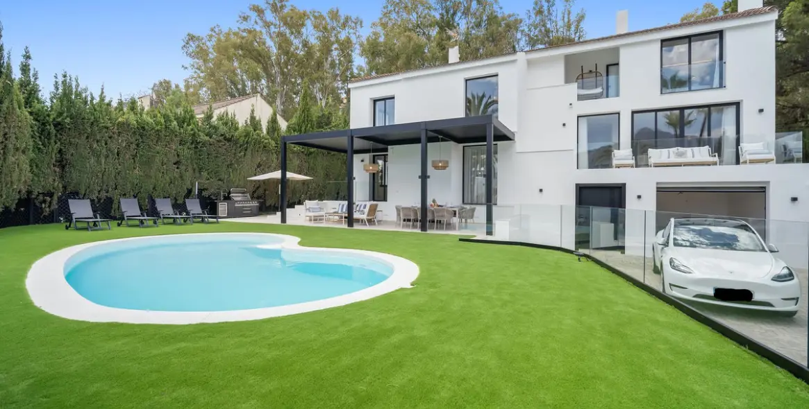 Venta de villa independiente en Nueva Andalucía 37