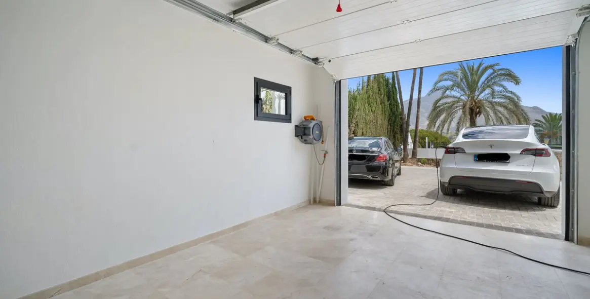 Venta de villa independiente en Nueva Andalucía 40