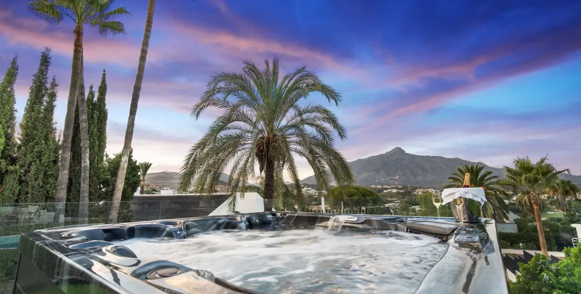 Venta de villa independiente en Nueva Andalucía 51