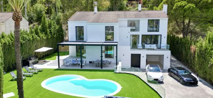 Venta de villa independiente en Nueva Andalucía 0