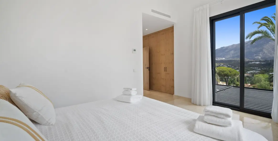 Venta de villa independiente en Nueva Andalucía 16