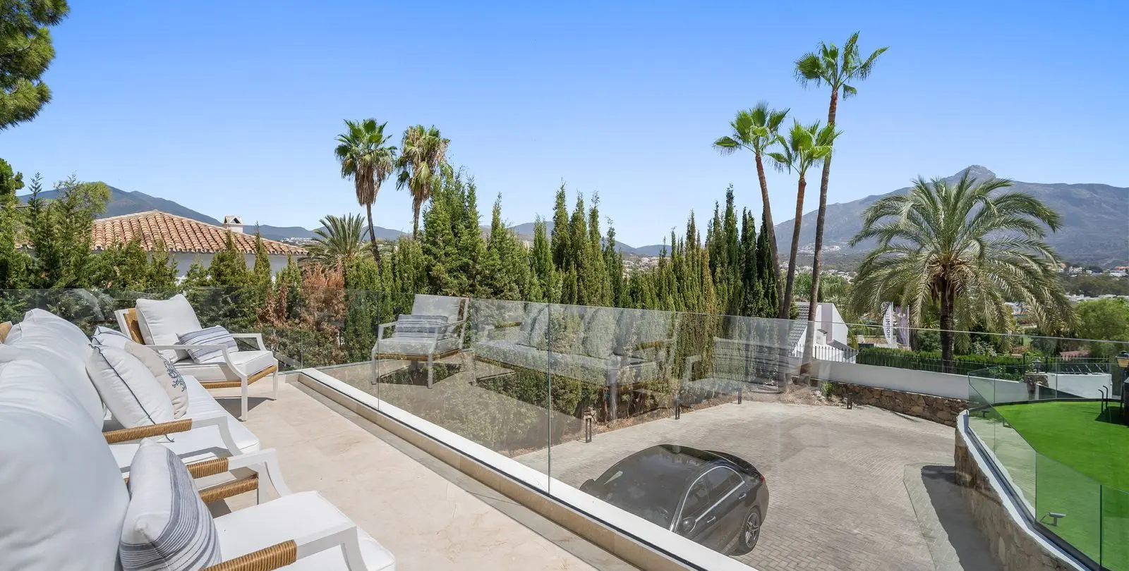Sale of detached villa in Nueva Andalucía 5