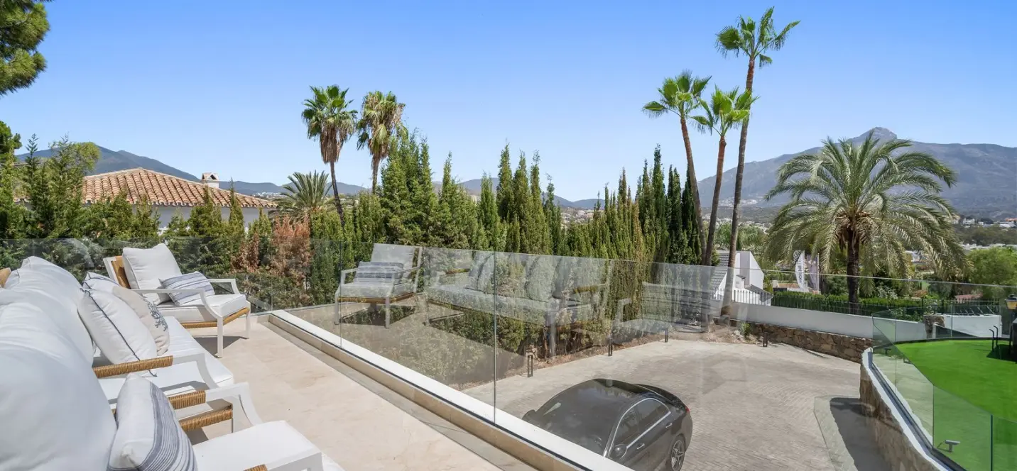Sale of detached villa in Nueva Andalucía 4