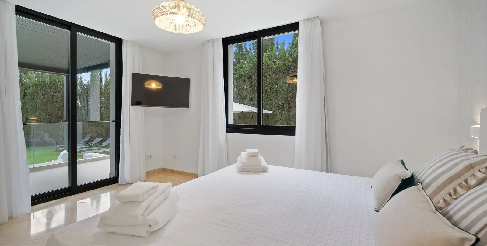 Sale of detached villa in Nueva Andalucía 11