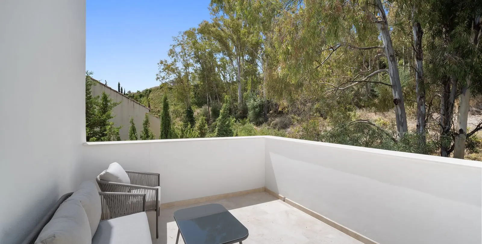 Sale of detached villa in Nueva Andalucía 18