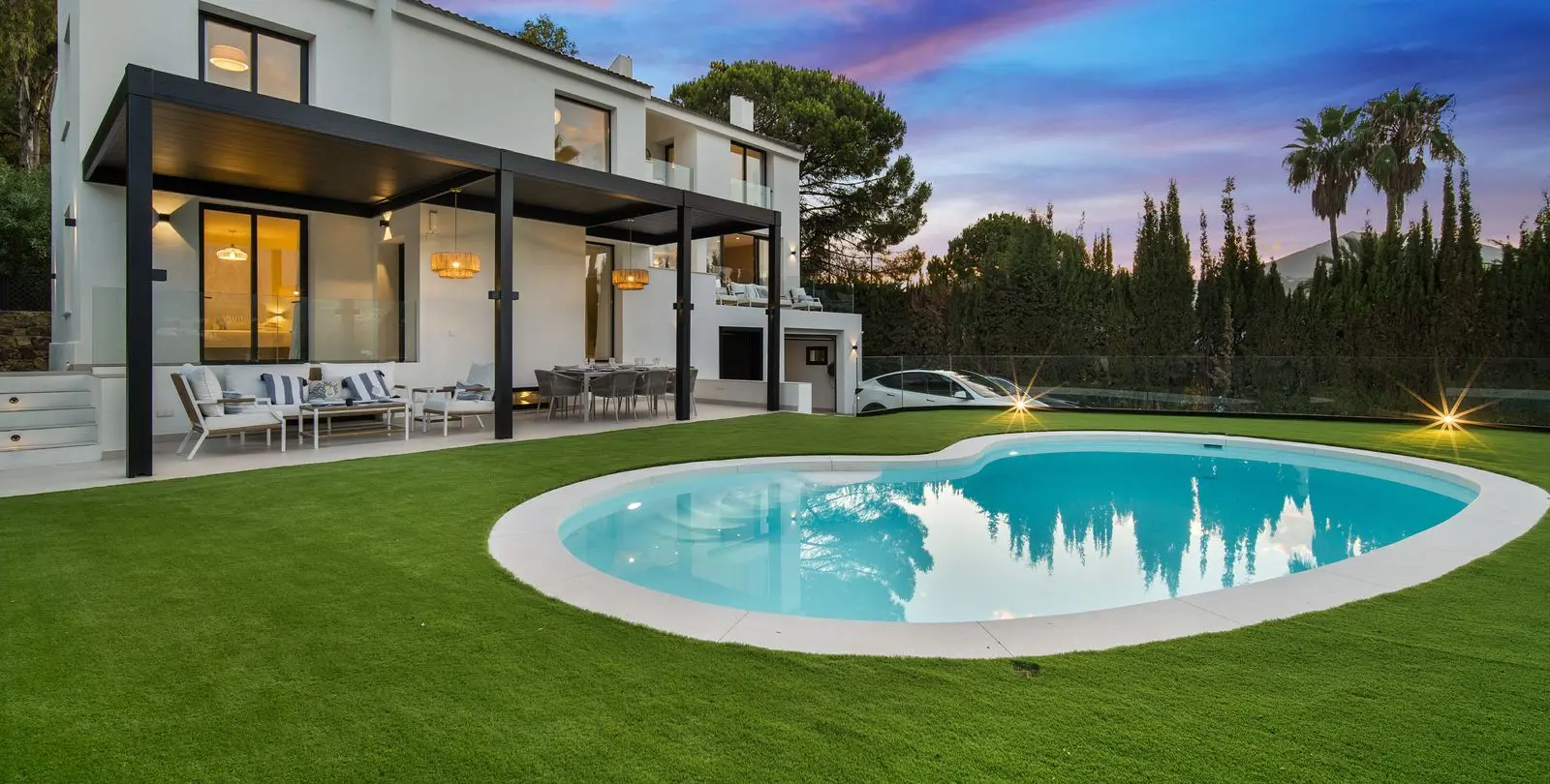 Sale of detached villa in Nueva Andalucía 52