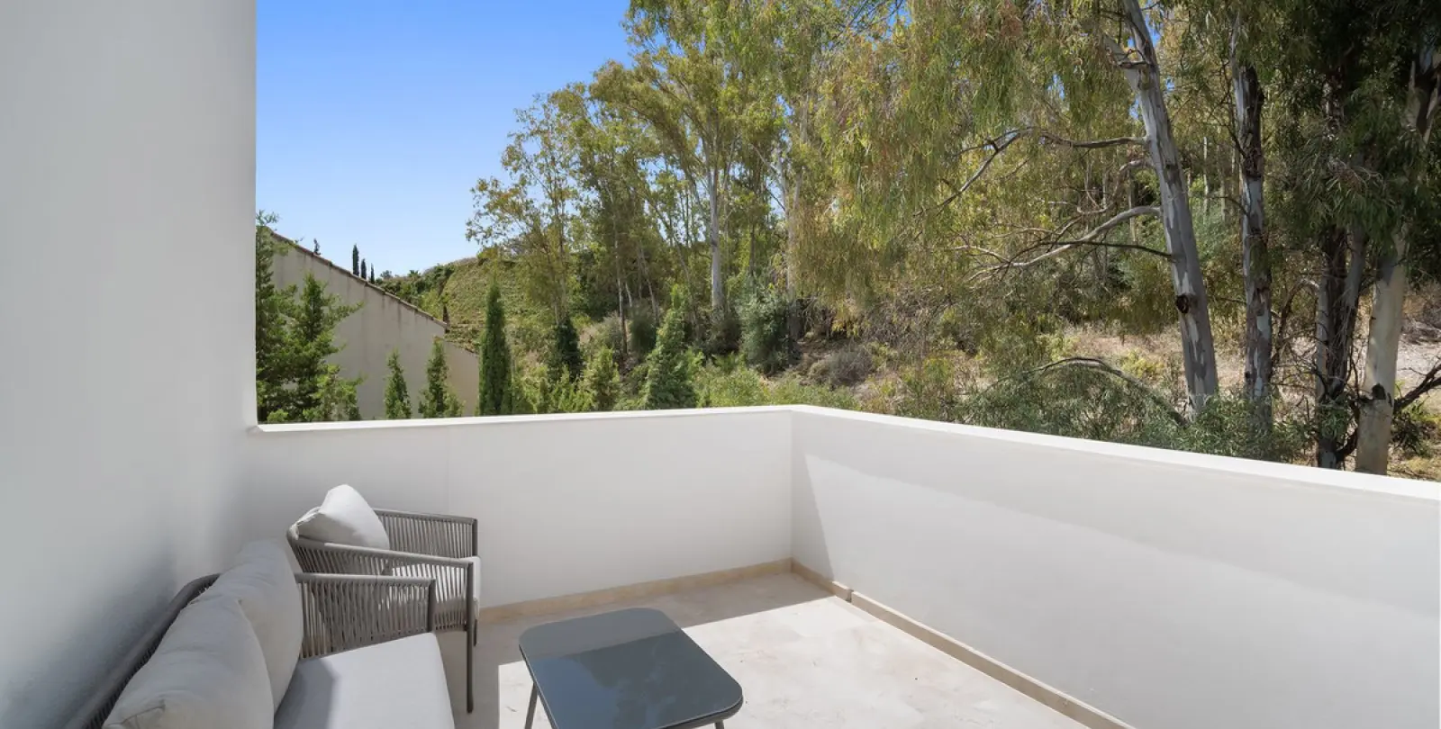 Short-term rent of detached villa in Nueva Andalucía 18