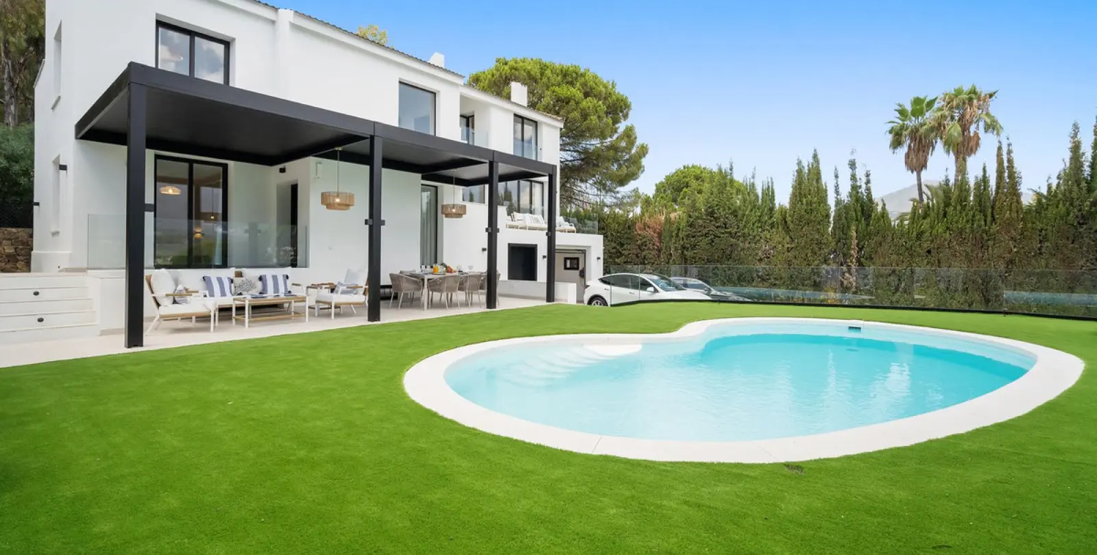 Short-term rent of detached villa in Nueva Andalucía 38